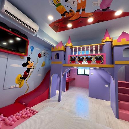 Fun Holiday Family Hostel 타이난 외부 사진