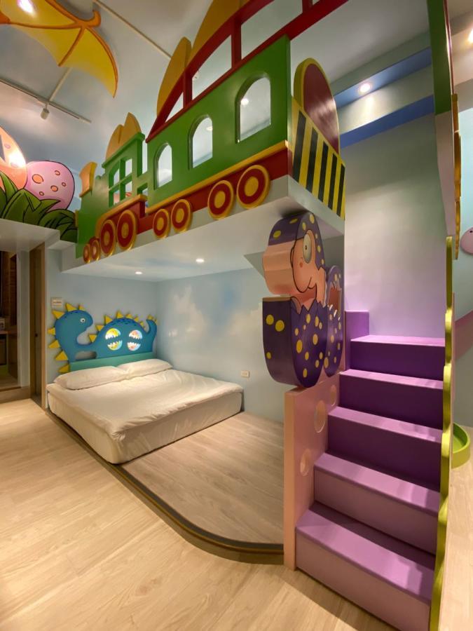 Fun Holiday Family Hostel 타이난 외부 사진