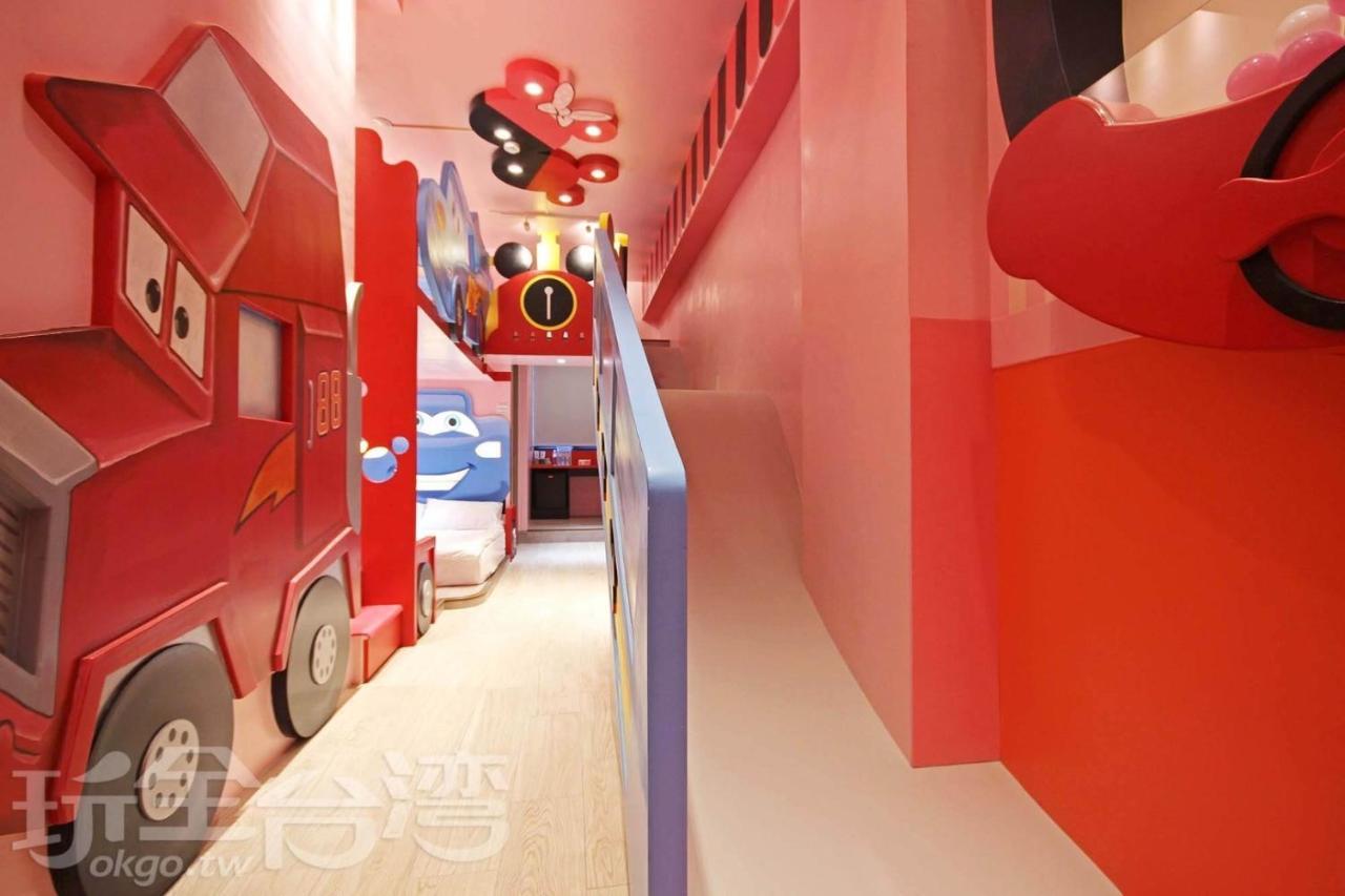 Fun Holiday Family Hostel 타이난 외부 사진
