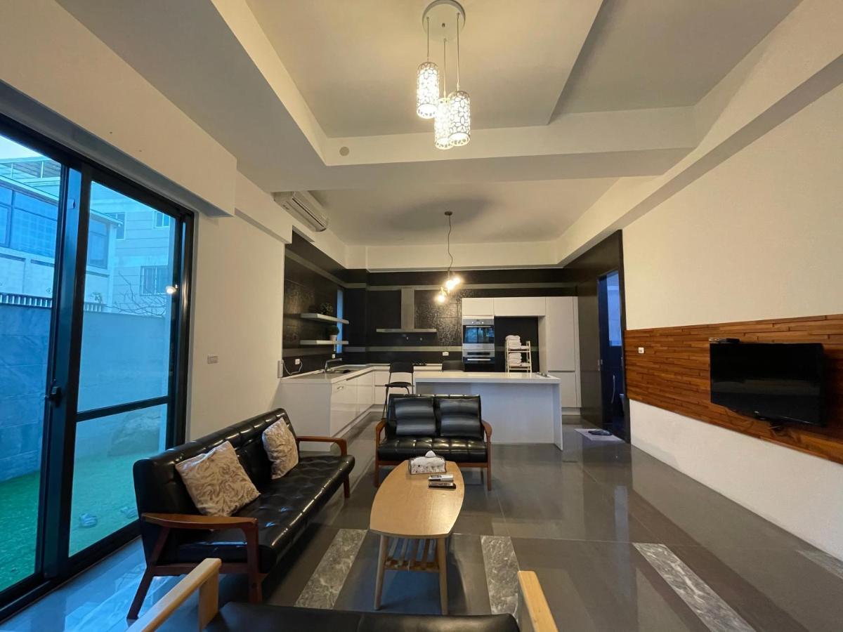 Fun Holiday Family Hostel 타이난 외부 사진