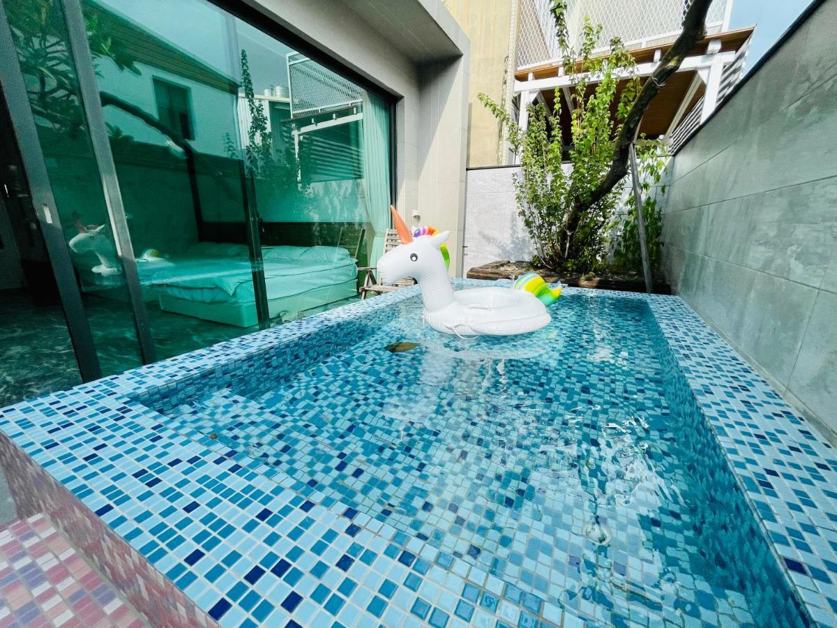Fun Holiday Family Hostel 타이난 외부 사진