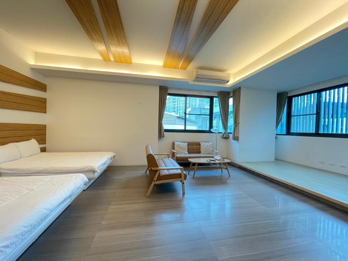 Fun Holiday Family Hostel 타이난 외부 사진