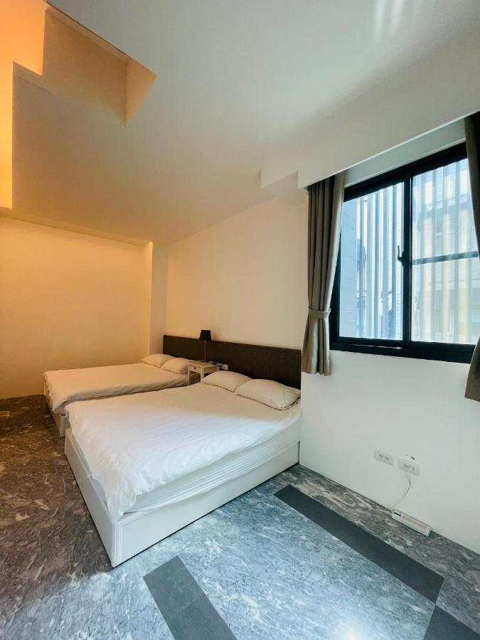 Fun Holiday Family Hostel 타이난 외부 사진