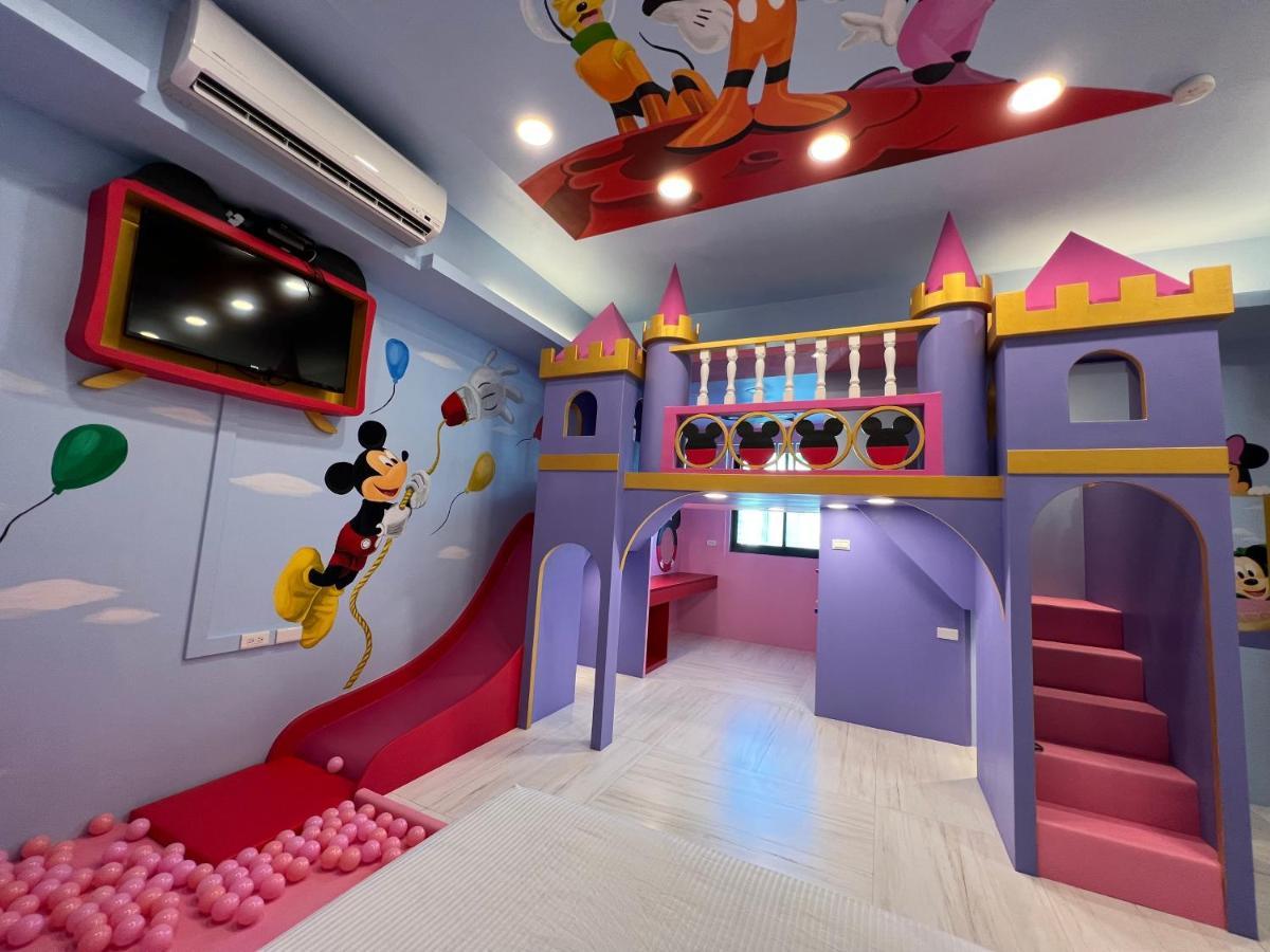 Fun Holiday Family Hostel 타이난 외부 사진