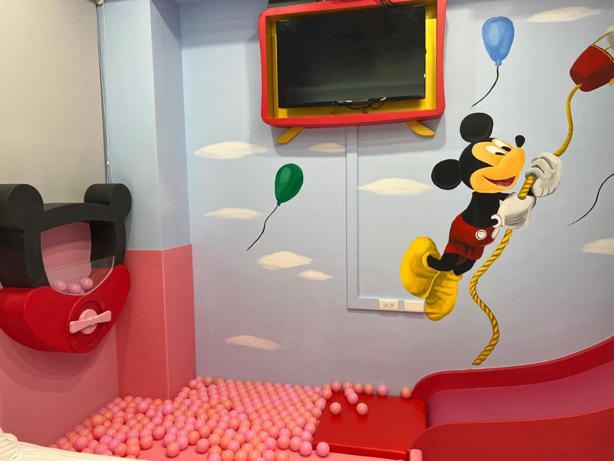Fun Holiday Family Hostel 타이난 외부 사진
