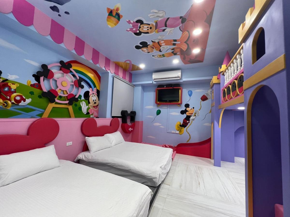 Fun Holiday Family Hostel 타이난 외부 사진