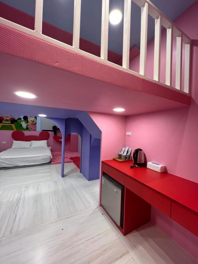 Fun Holiday Family Hostel 타이난 외부 사진