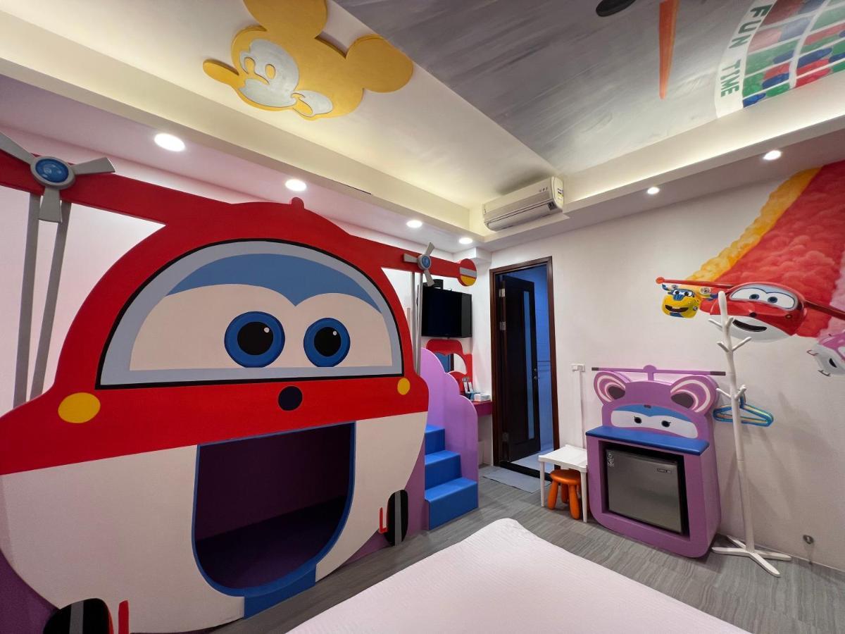 Fun Holiday Family Hostel 타이난 외부 사진