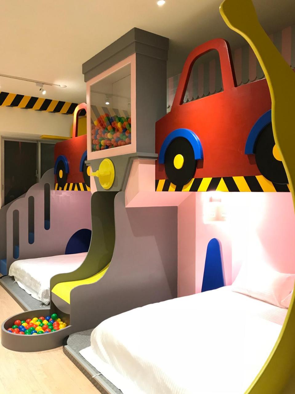 Fun Holiday Family Hostel 타이난 외부 사진